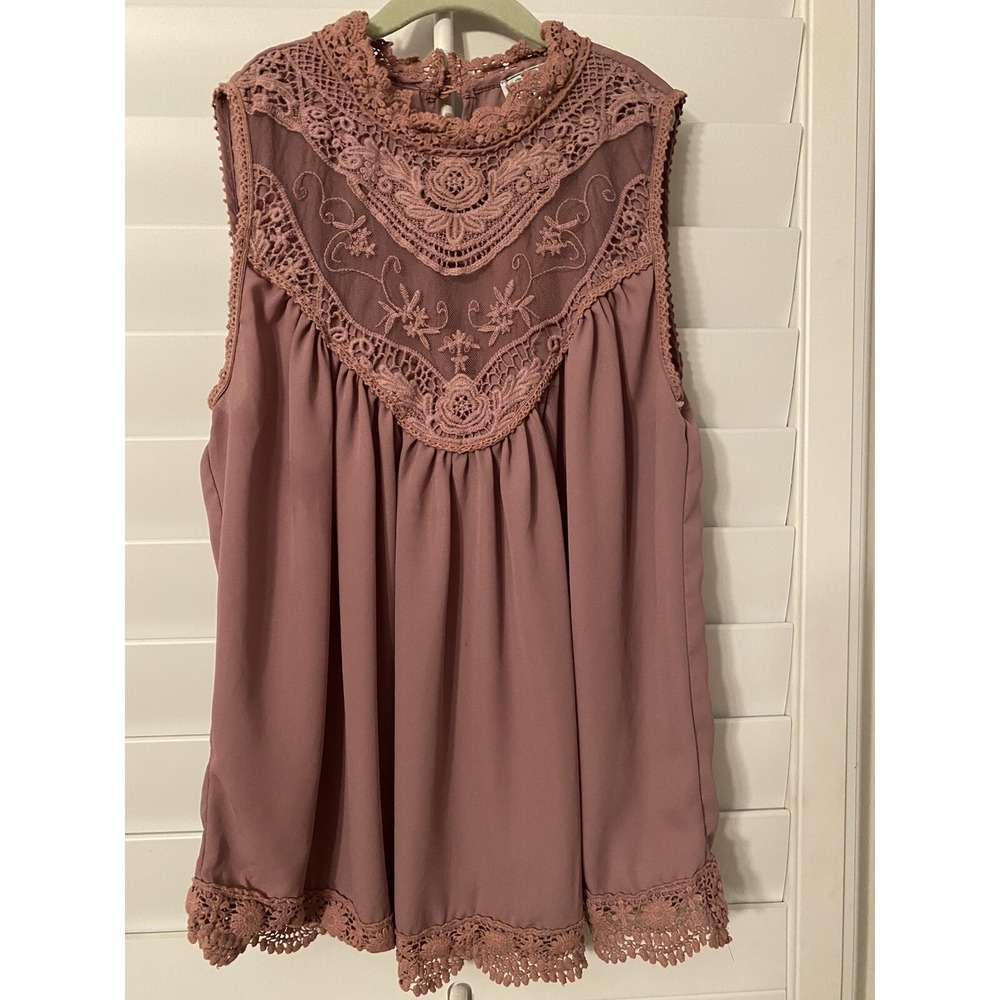 A Dip of Darling Sleeveless Blouse Lacey Flowery Powder Rose Small